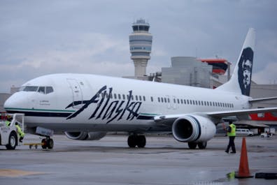 Boeing 737-730